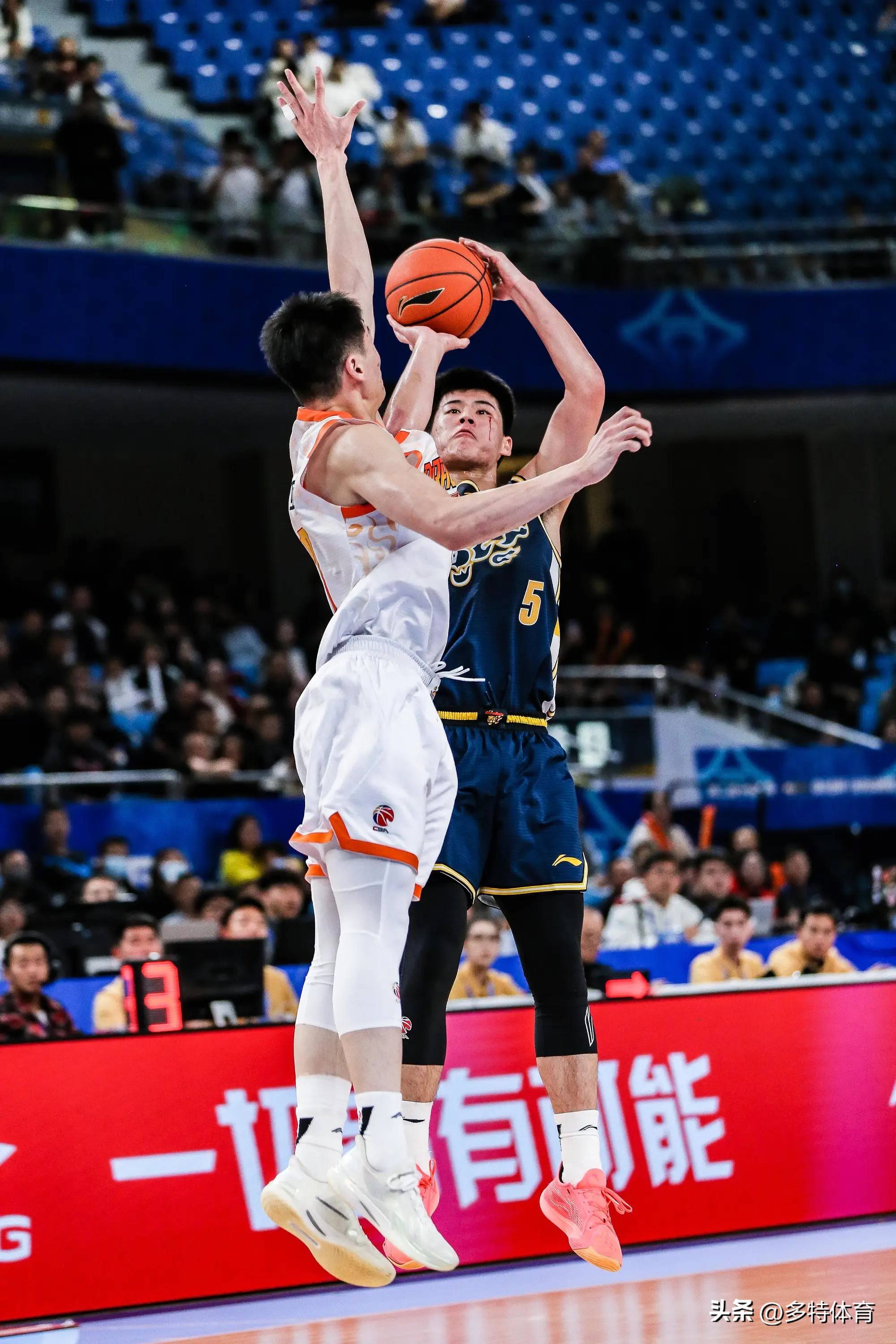 拜仁慕尼黑伤情更新备战CBA常规赛深圳男篮围绕中超扳平良机，浙江队远射贴柱备战欧联直接炸裂的简单介绍
