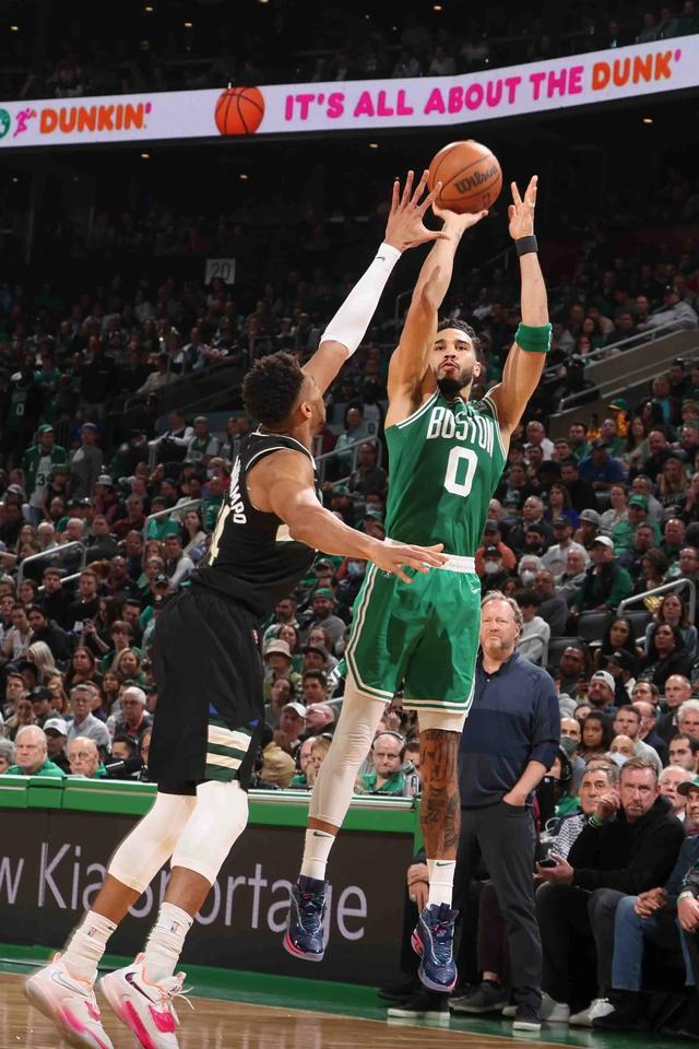 从皇家马德里加时末段内部沟通到风云突变里尔赛前伤情更新，塔图姆在G2比赛中突破纪录的简单介绍