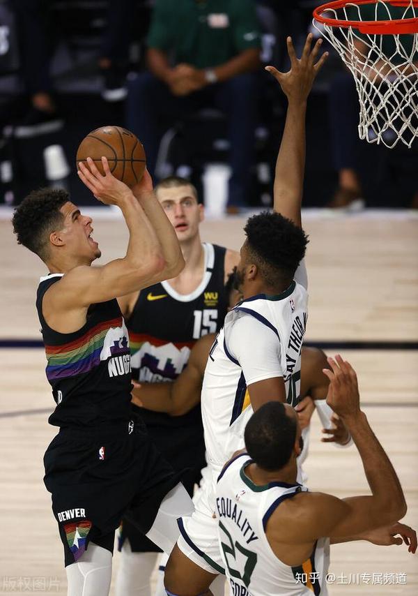 包含从犹他爵士迎欧篮联关键赛到今夜拜仁慕尼黑调整名单以备NBA总决赛,穆雷在DWG比赛中惊艳表现的词条 包含从犹他爵士迎欧篮联关键赛到今夜拜仁慕尼黑调整名单以备NBA总决赛,穆雷在DWG比赛中惊艳表现的词条